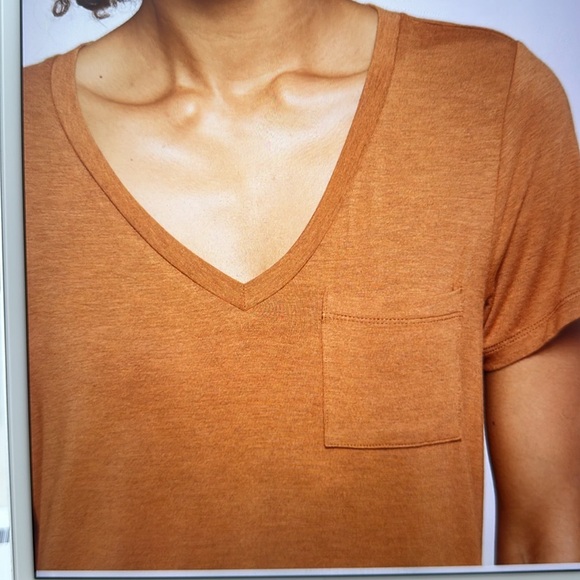 Market & Spruce Hannah V Neck Pocket Knit Tee - Picture 3 of 5